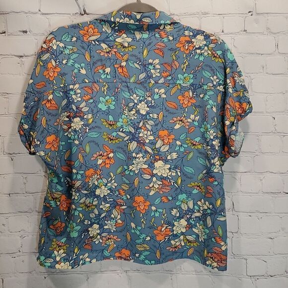 Lularoe button front shirt  - Picture 5 of 5